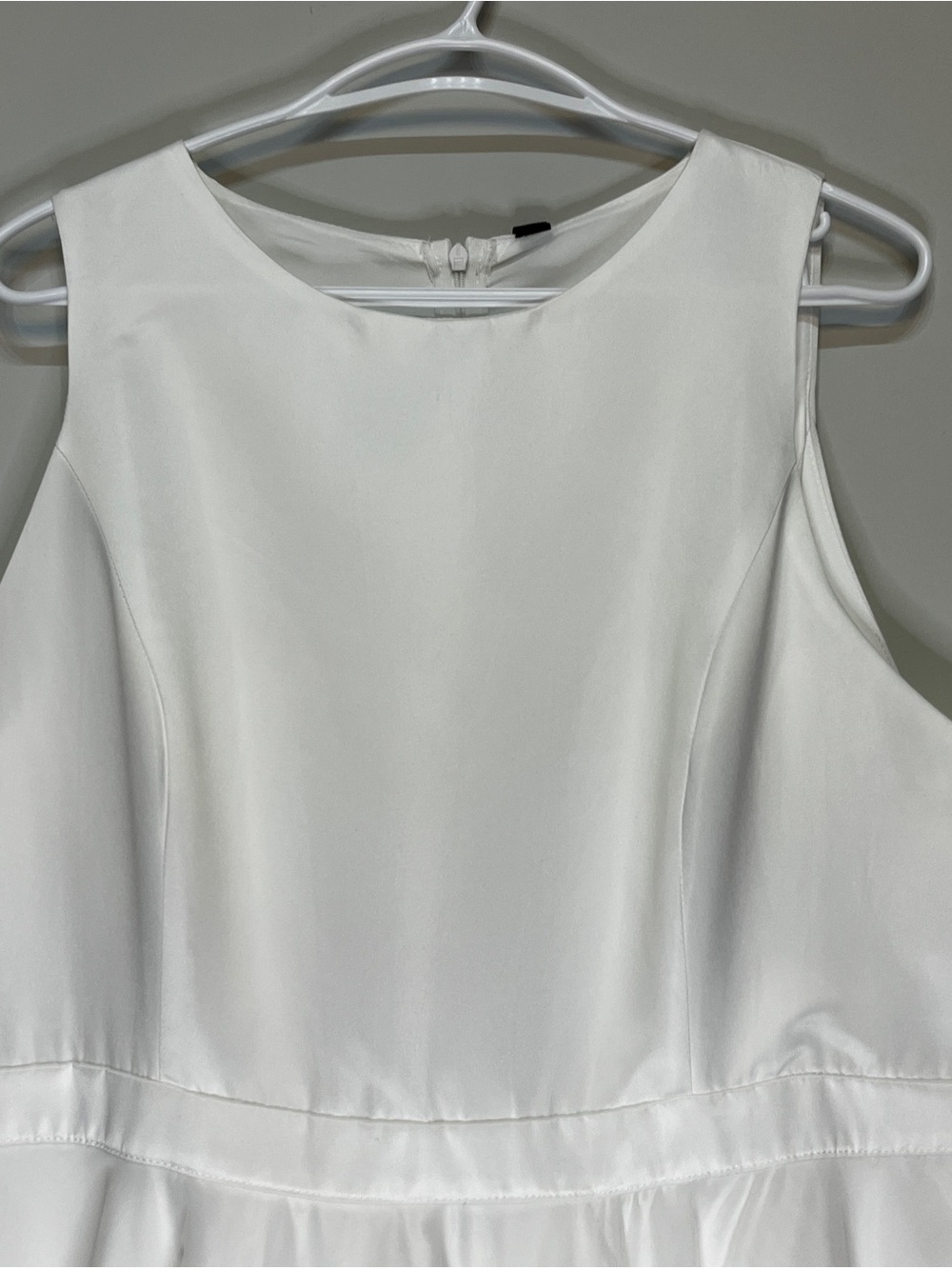 NWT Gorgeous White Midi Dress with Yellow Floral Accents - Picture 7 of 11